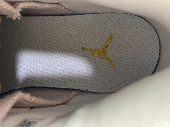 One Kick 6 Jordan Gold (W) Hoops Air DH9696-100 Retro 0731